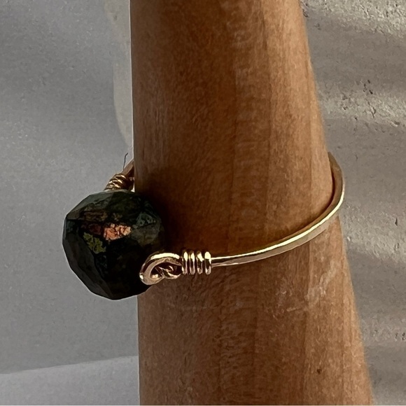 LABRADORITE Gemstone Gold wire Wrap Ring - Picture 6 of 14